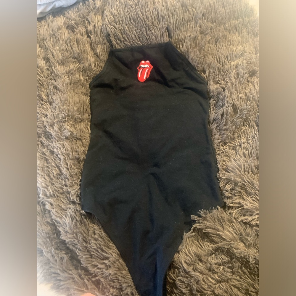 ⭐️American Eagle Rolling Stones Bodysuit S - Picture 2 of 5